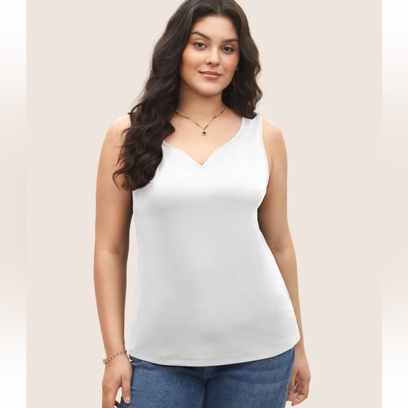 BloomChic Plus Size 2XL Solid Rib Knit Heart Neckline Tank Top us18-20 - Picture 1 of 4